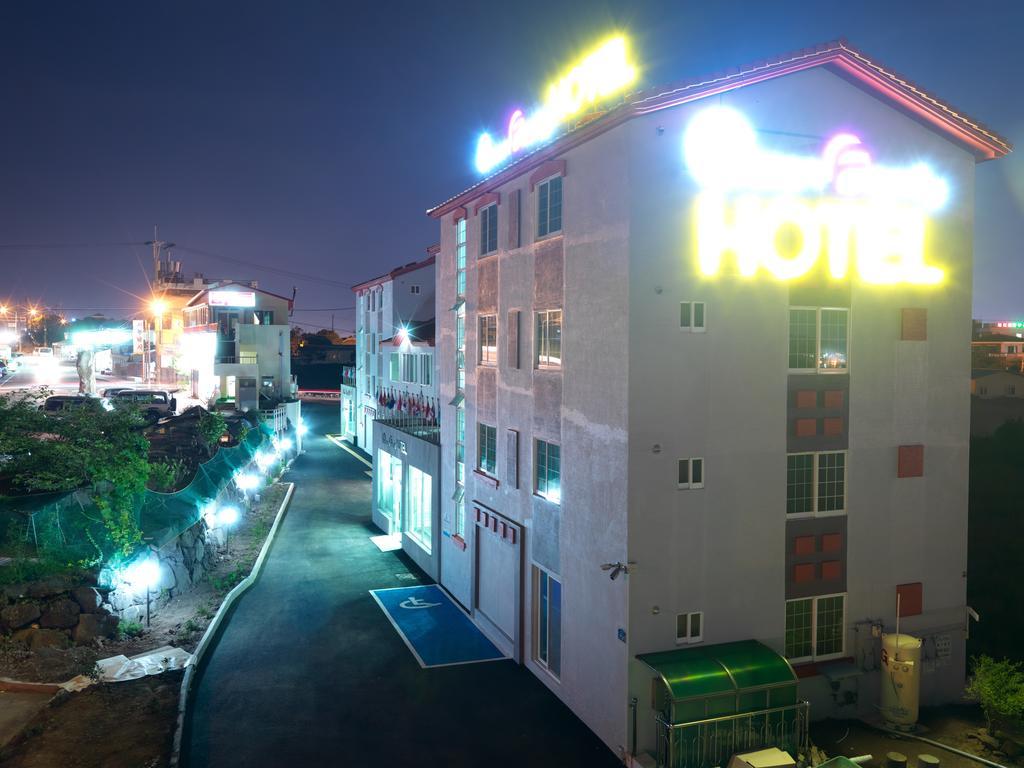 Jeju Ocean Family Hotel Екстериор снимка